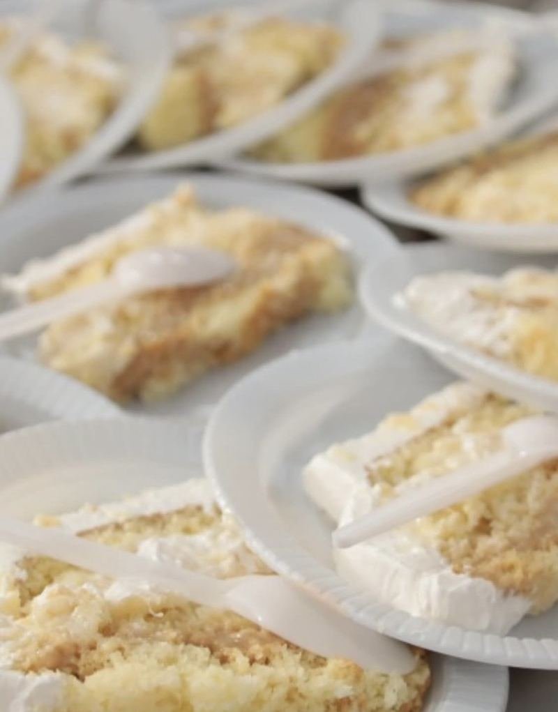 Fatias de bolo com chantilly